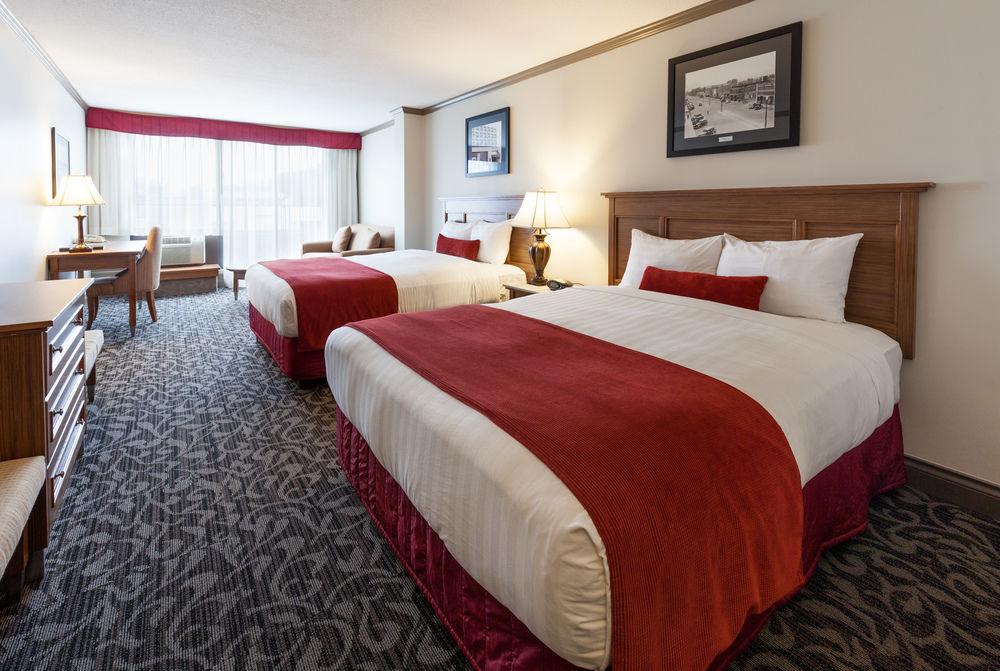 The Royal Anne Hotel Kelowna Exterior foto