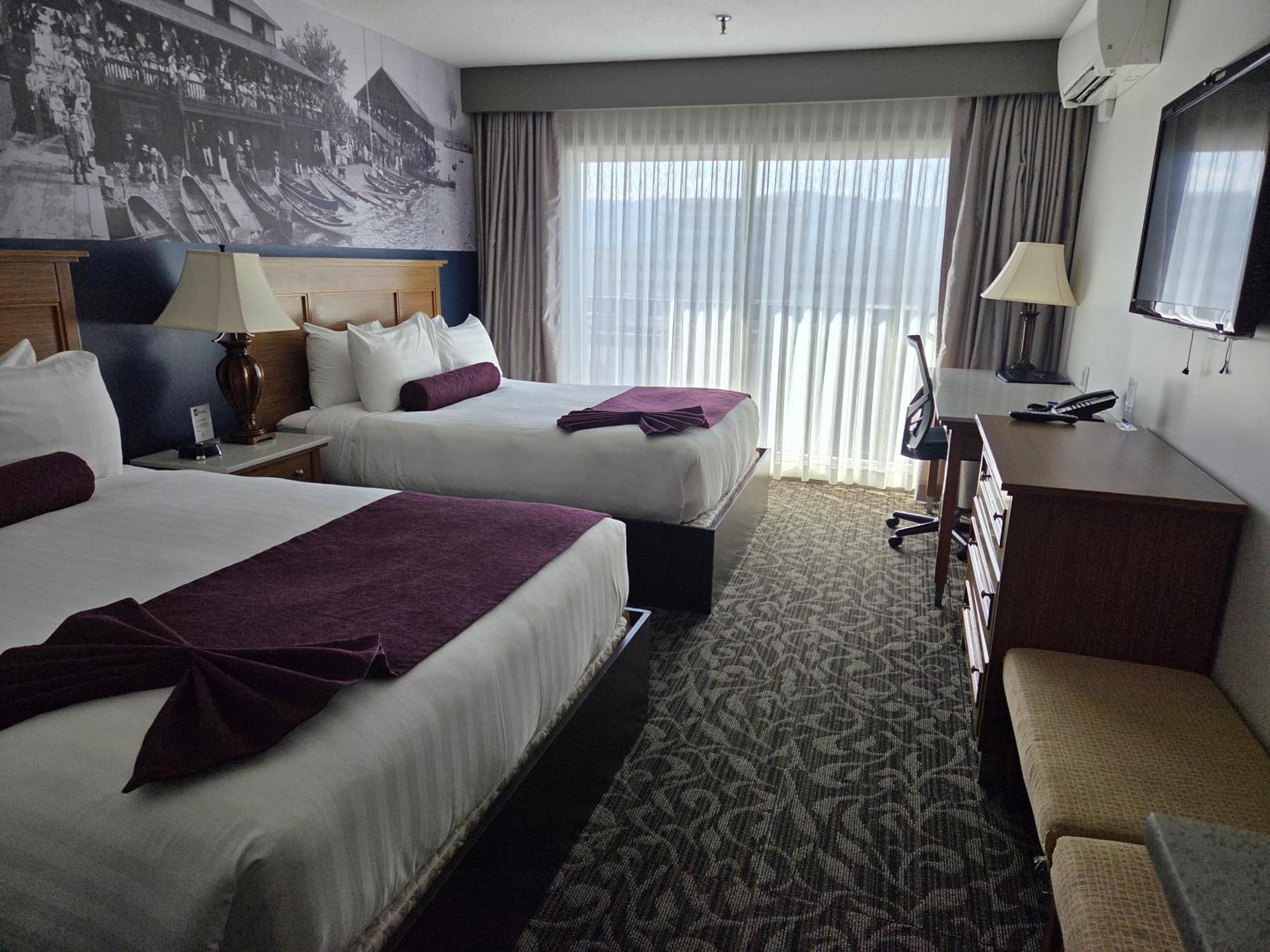 The Royal Anne Hotel Kelowna Exterior foto