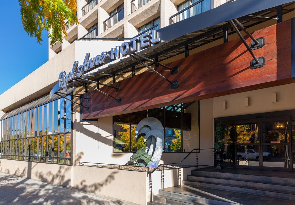 The Royal Anne Hotel Kelowna Exterior foto