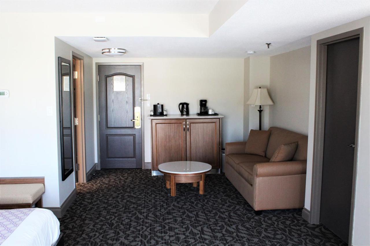 The Royal Anne Hotel Kelowna Exterior foto
